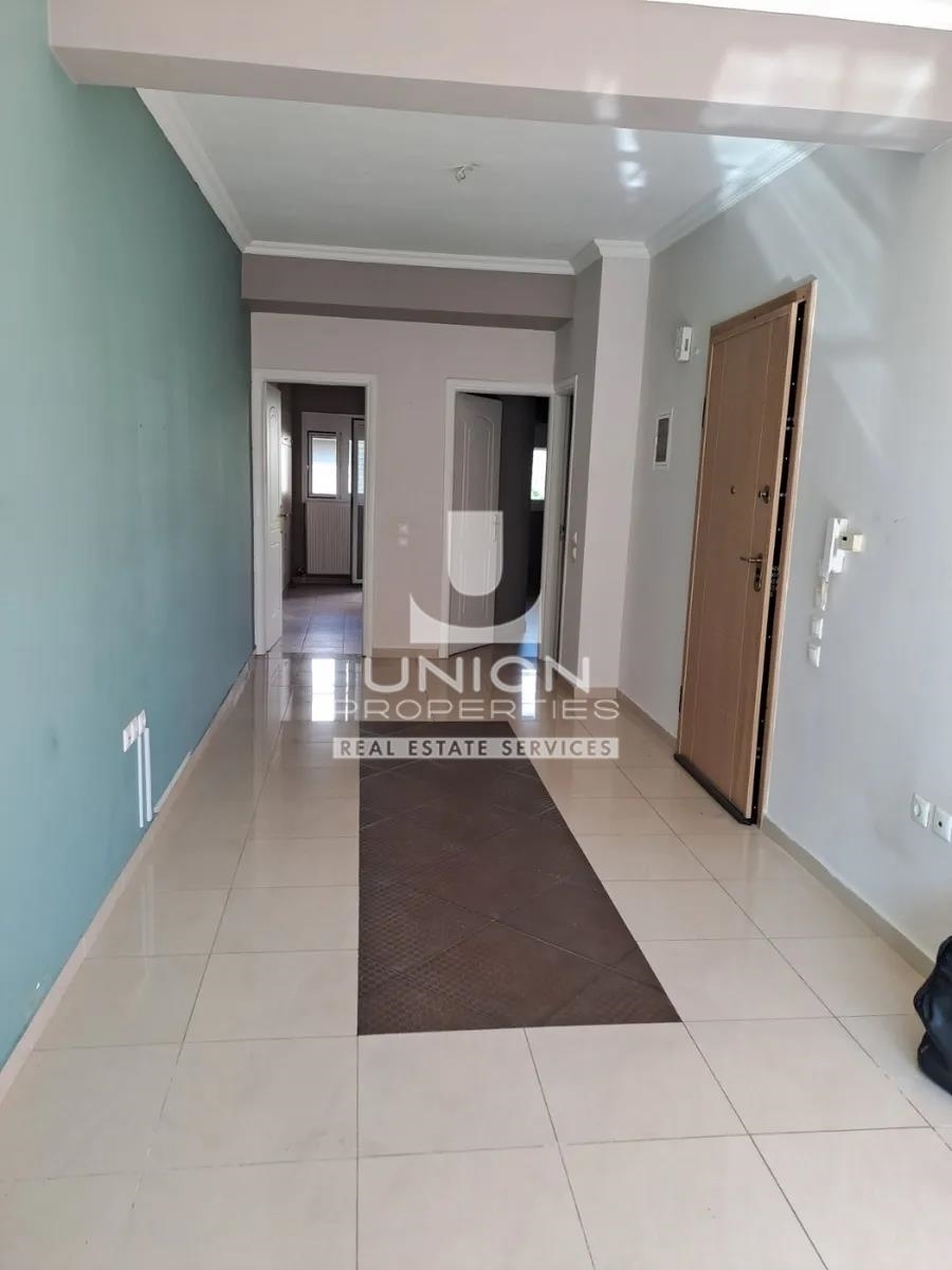 (For Sale) Residential Floor Apartment || Piraias/Perama - 65 Sq.m, 2 Bedrooms, 98.000€ 