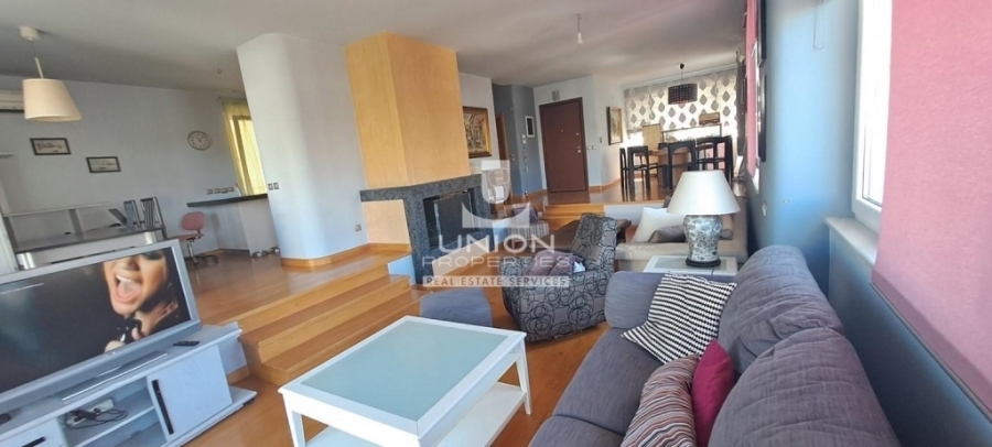 (For Rent) Residential floor maisonette || Athens South/Glyfada - 180 Sq.m, 4 Bedrooms, 2.200€ 